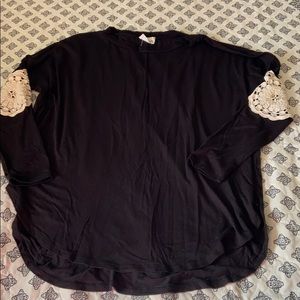 Lace elbow top